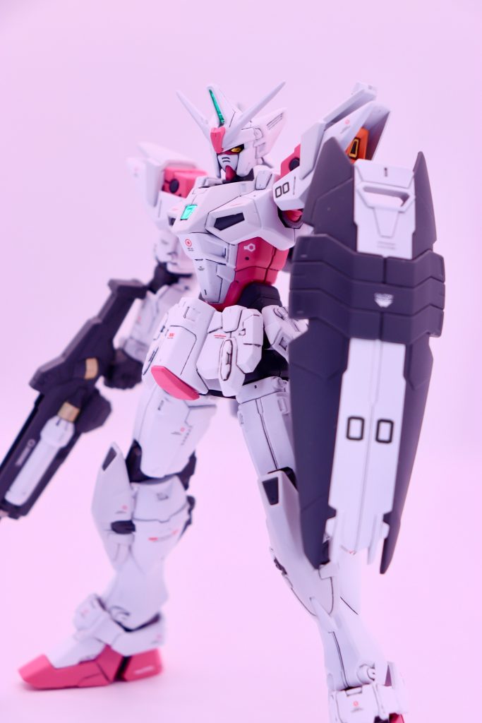 まずは素体から。ガンダムジェミナスO（オリジン）試作設定としてカラーリングを考えてみました。白をベースに差し色をどうするか悩んだのですが、ガンダムルブリスも参考に配色してみました！
