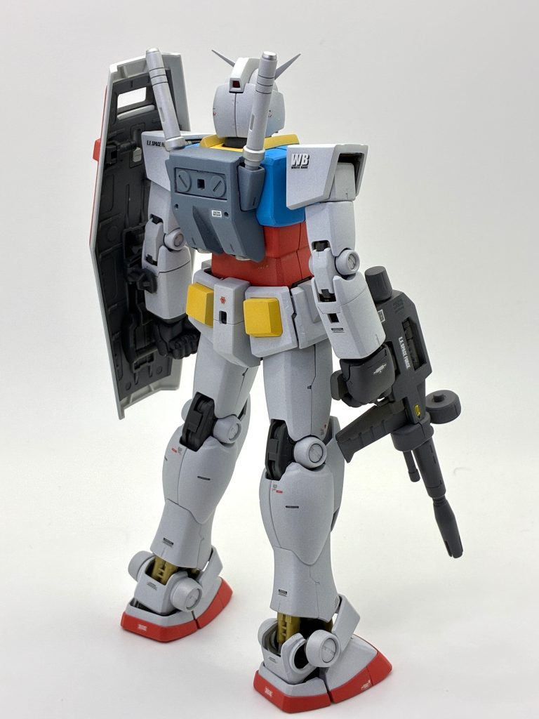 ガンダムのランドセルはミディアムブルーと昔から決めております。