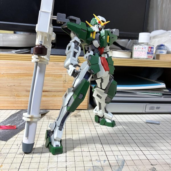 フラッグと同時進行でガンダムデュナメスも制作して行きます。まずは高高度狙撃ライフルをフルスクラッチしてゆきます。（3枚目）