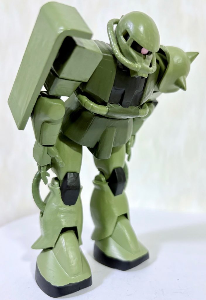 これを応用して「礼」のポーズも取れるので「隊長のザクさん」ごっこも可能(gundam-kao2)