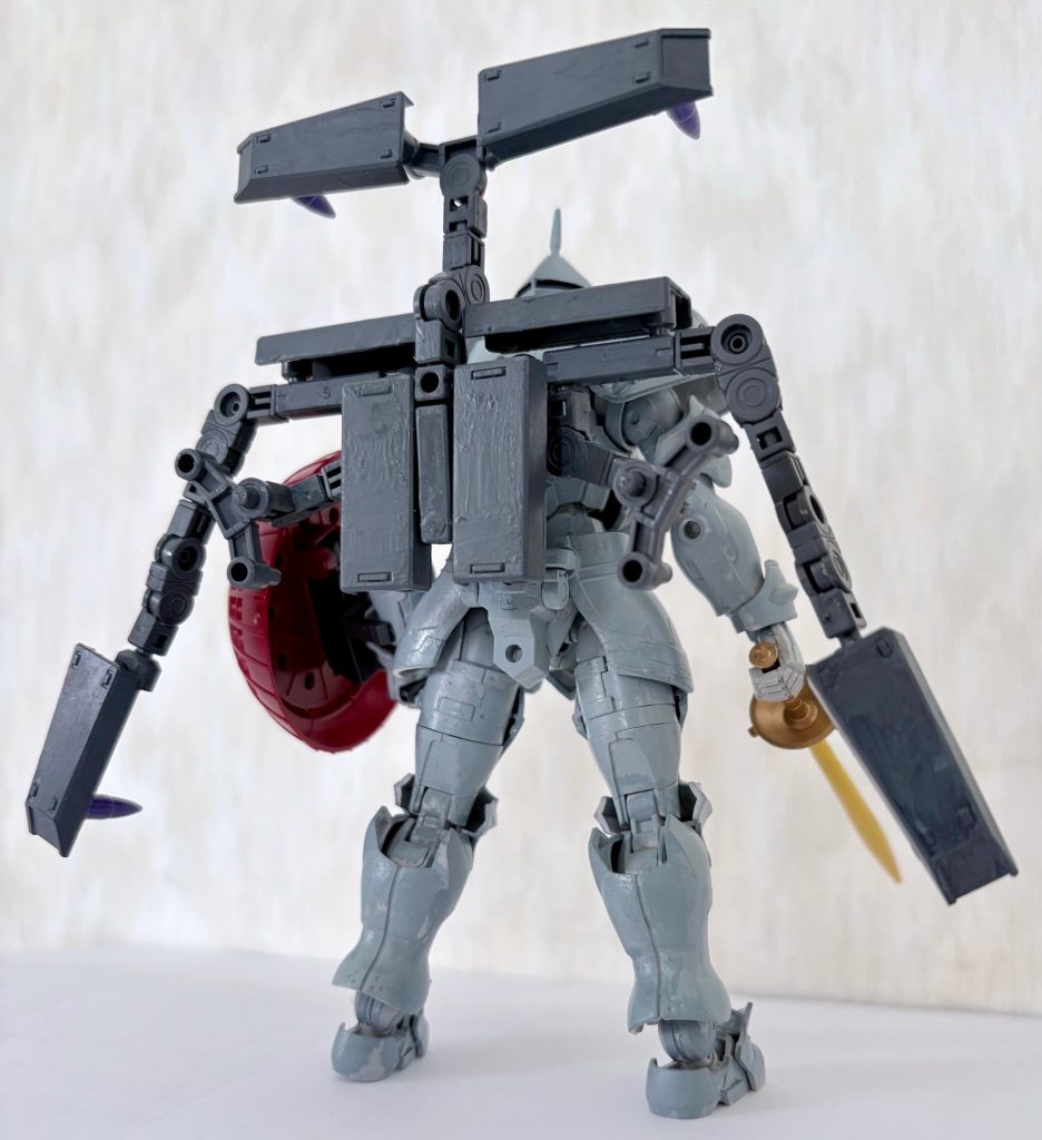 リアビュー。一見不安定に見えるが、元が30MFシリーズのリーベルファイターなので割と安定している(zaku-kao5)
