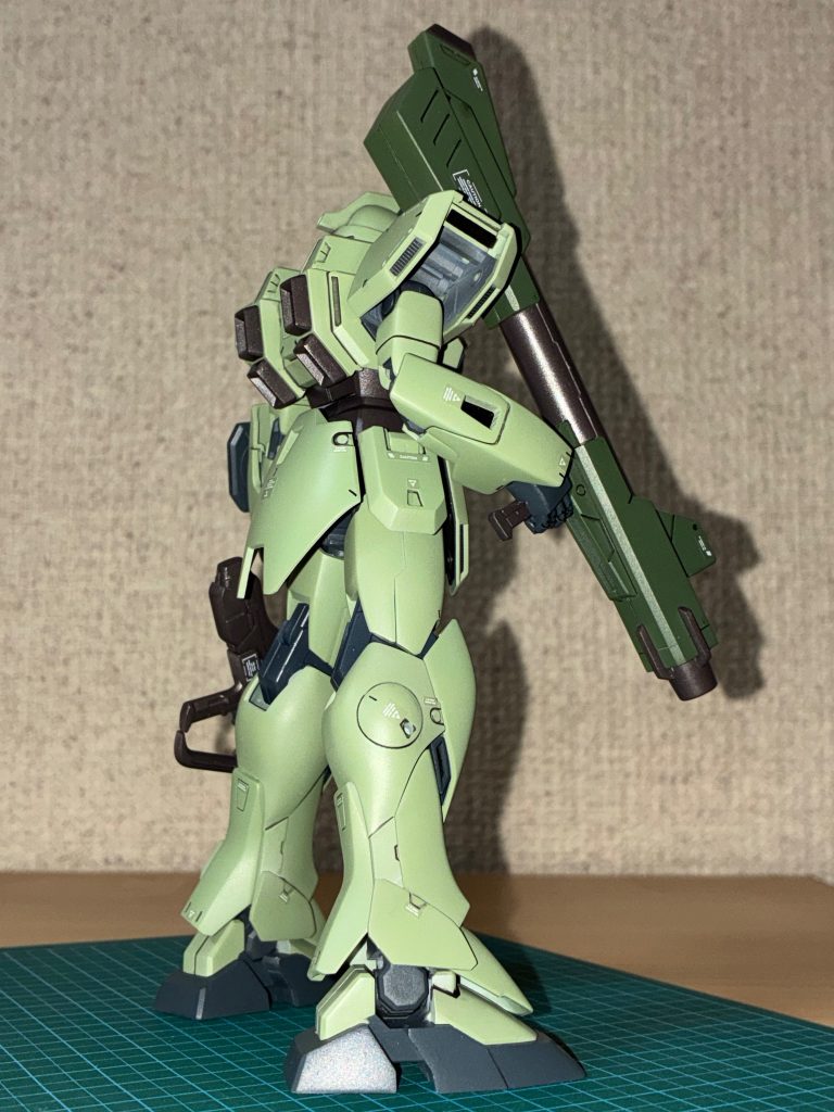 うーん、やっぱり実物の色合いには撮れないねぇ、目視では抹茶色なんだけどなぁ