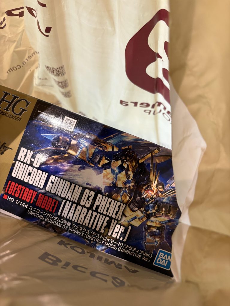 作品名：ここから出る‼️<p>いつのまにかお財布からお札が出ていってたよ(gundam-kao5) お金がない。キンケツゥナゥ(gundam-kao9) だがこれでいい。 どうやって綺麗な金色塗ろうかなぁー(gundam-kao1)</p>
