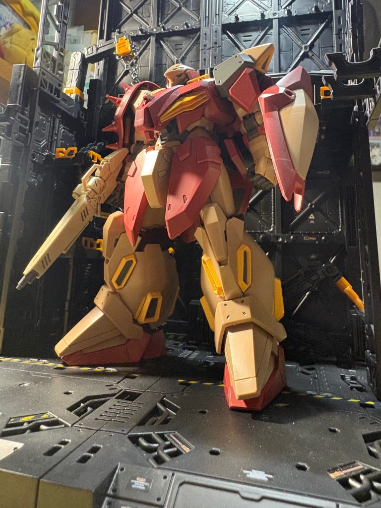 100均で売られているアクションベースをいくつか使い格納庫的なイメージで作ってみました。