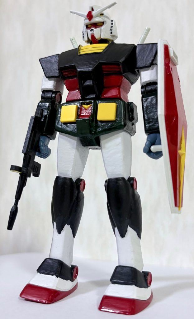 いちおうノーマルガンダム仕様に戻せる。塗装はフラットベースで全体的につや消し仕様にした。