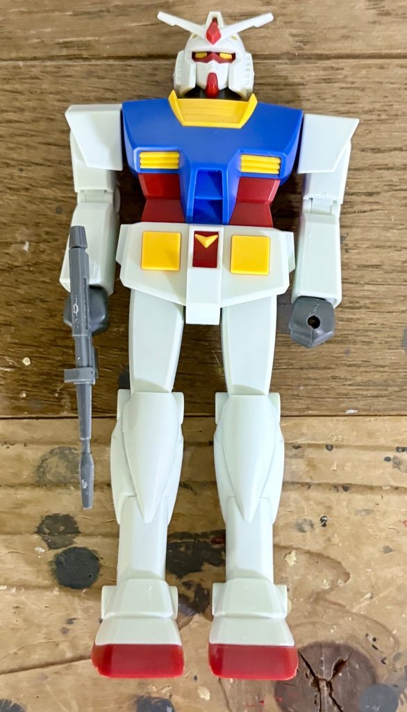 Before.今回使用したリバイバル版ガンダム。フェイスが上手いこと軍の技術屋をちょろまかして手に入れた(gundam-kao6)