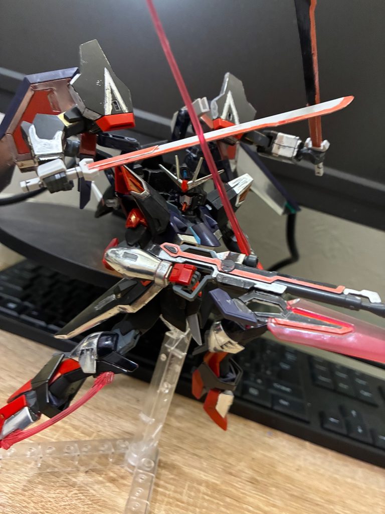 イモータルジャスティスガンダムとガイアガンダムを合わせてブラックナイトスコードシヴァのカラーリングをつけてみたガンプラです！