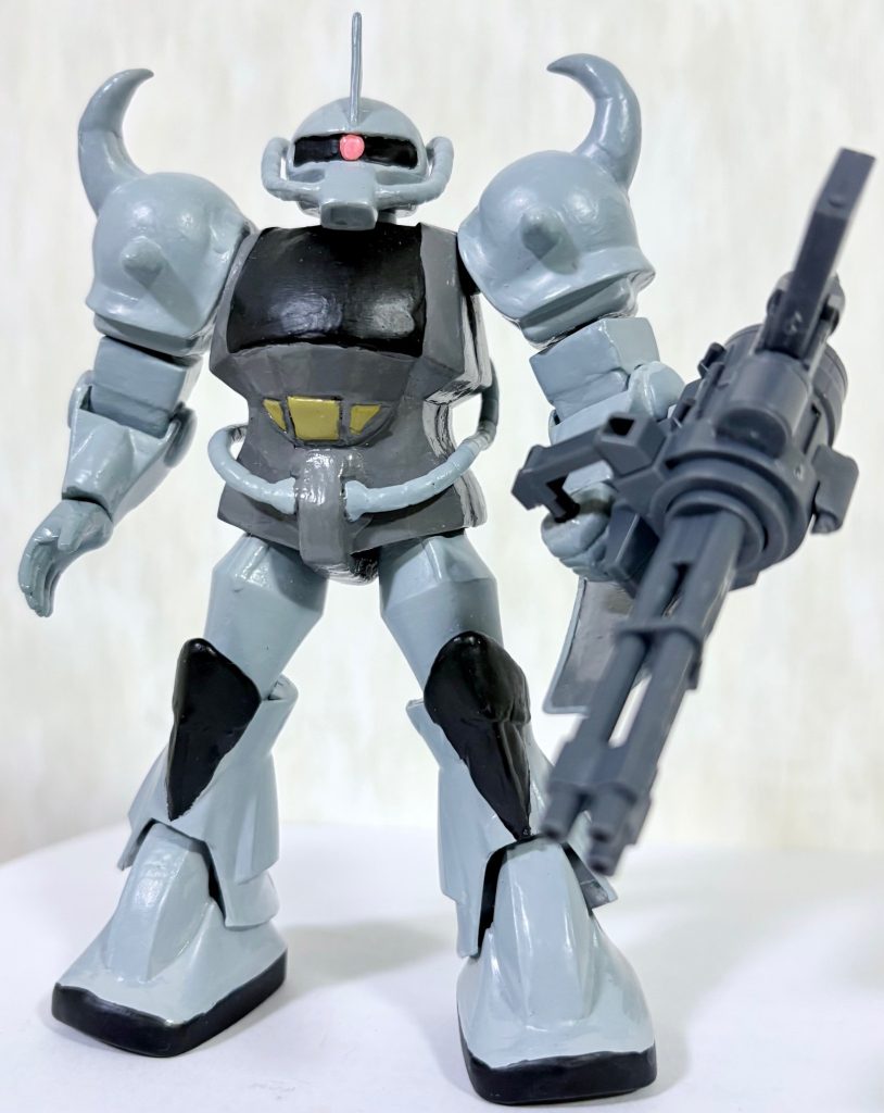 以前作った旧キットの初期型グフにもガトリングを装備し、「なんちゃってグフカスタム」にもできる。