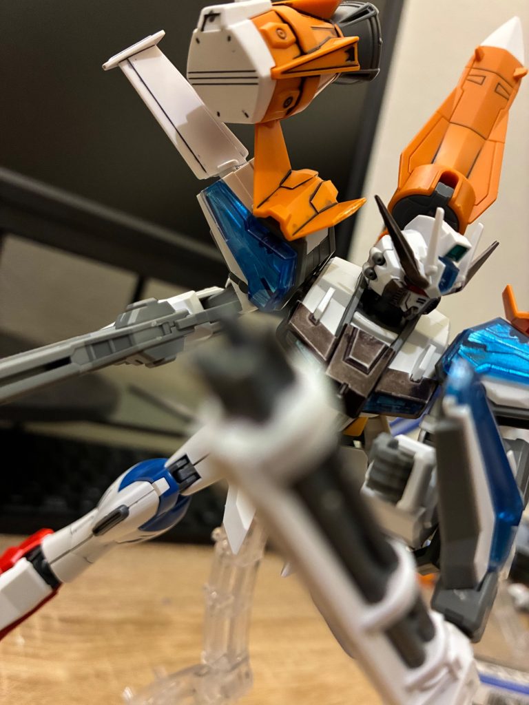盾部分にガトリングをつけてゴツさを出して見ました。とてもパワフルに見えます