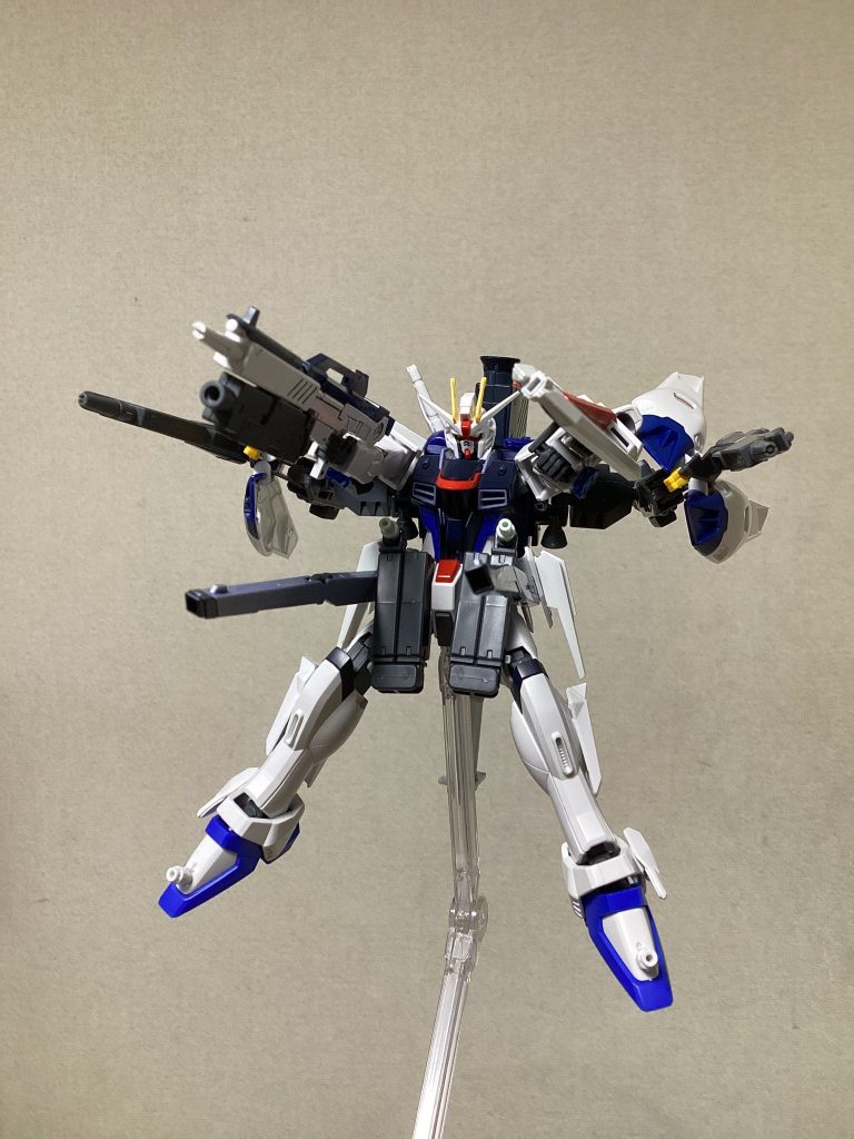 フルバースト:サイドアーマーにレール砲を追加しました。(フィンファンネルが写ってないですが、周りを飛んでるって設定でお願いします(^_^; ) &nbsp; )