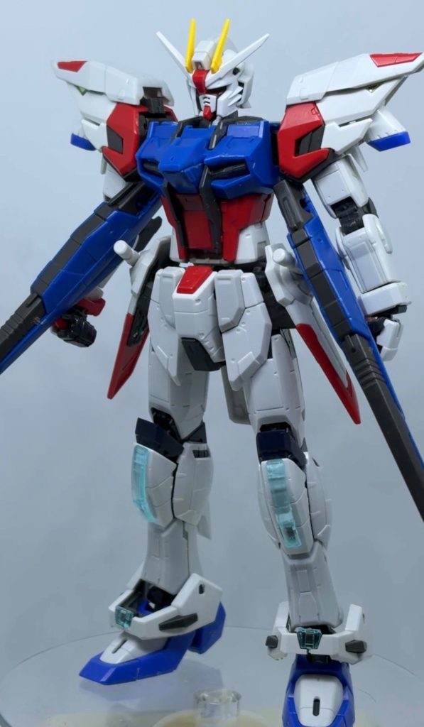RGのビルドストライクみたいに、すらっとしたスタイルを保ちつつ最初に作ったストライカーパックを付ける為に作成しました。