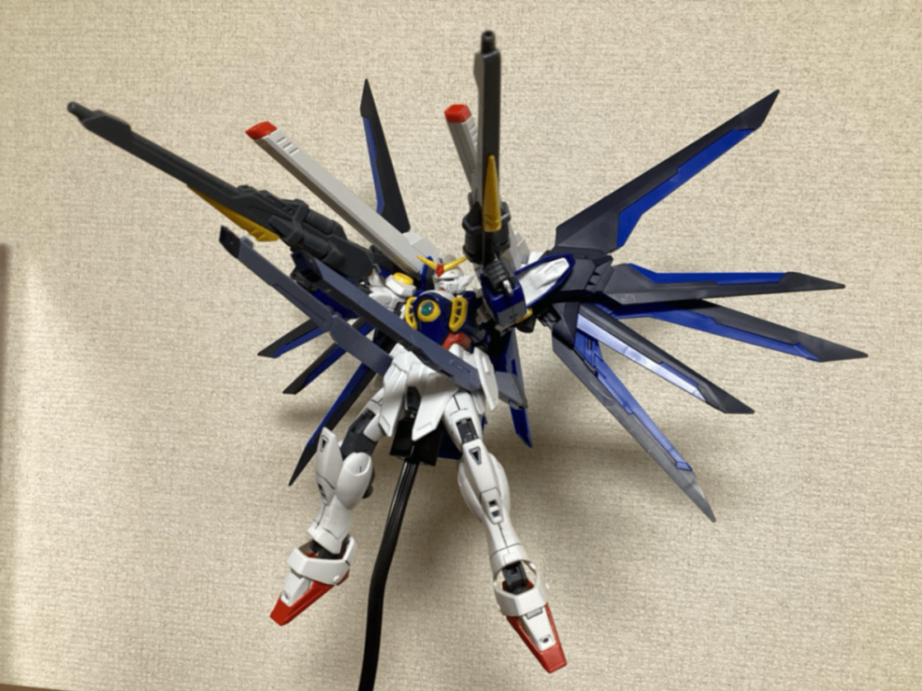 ライジングフリーダムとフリーダムガンダムの武装を拝借しているのでフルバーストが可能です！