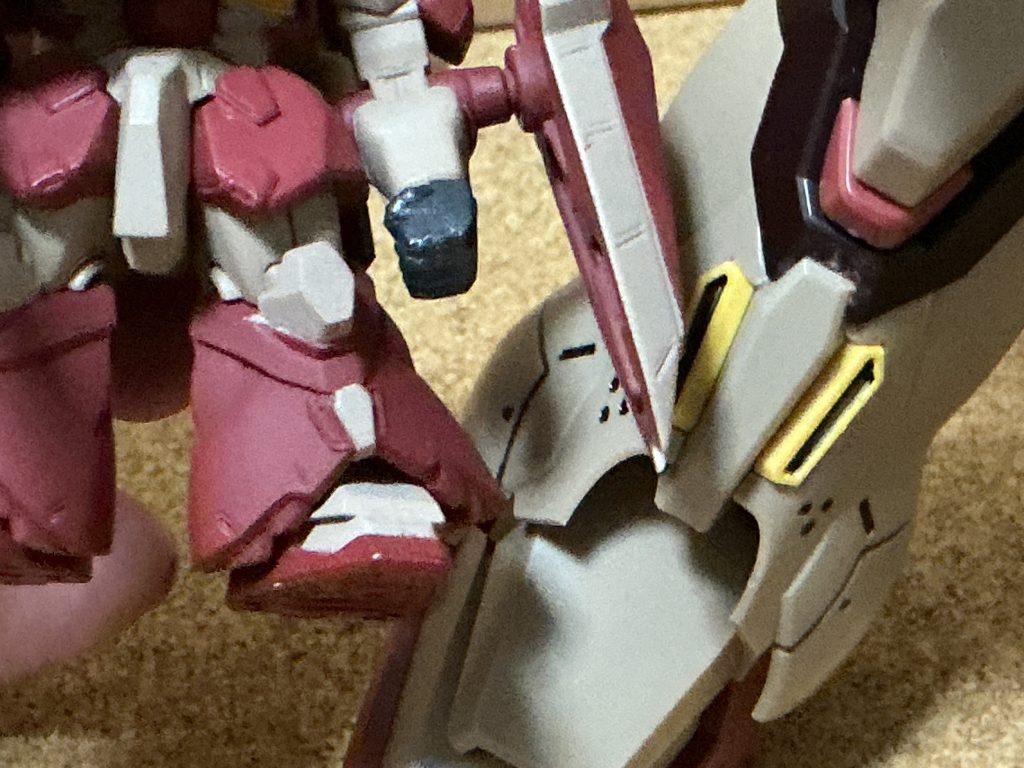 足の色が違う！？