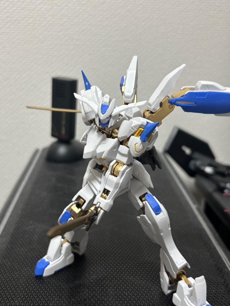 斬！！バルバトス同様に良く動くので野性味あるアクションもできます。個人的に隠された残虐性が出ていて好きですw
