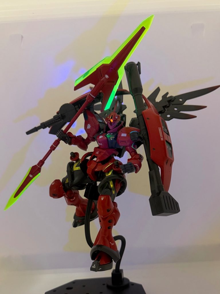 武装や羽根を付けて悪魔っぽく