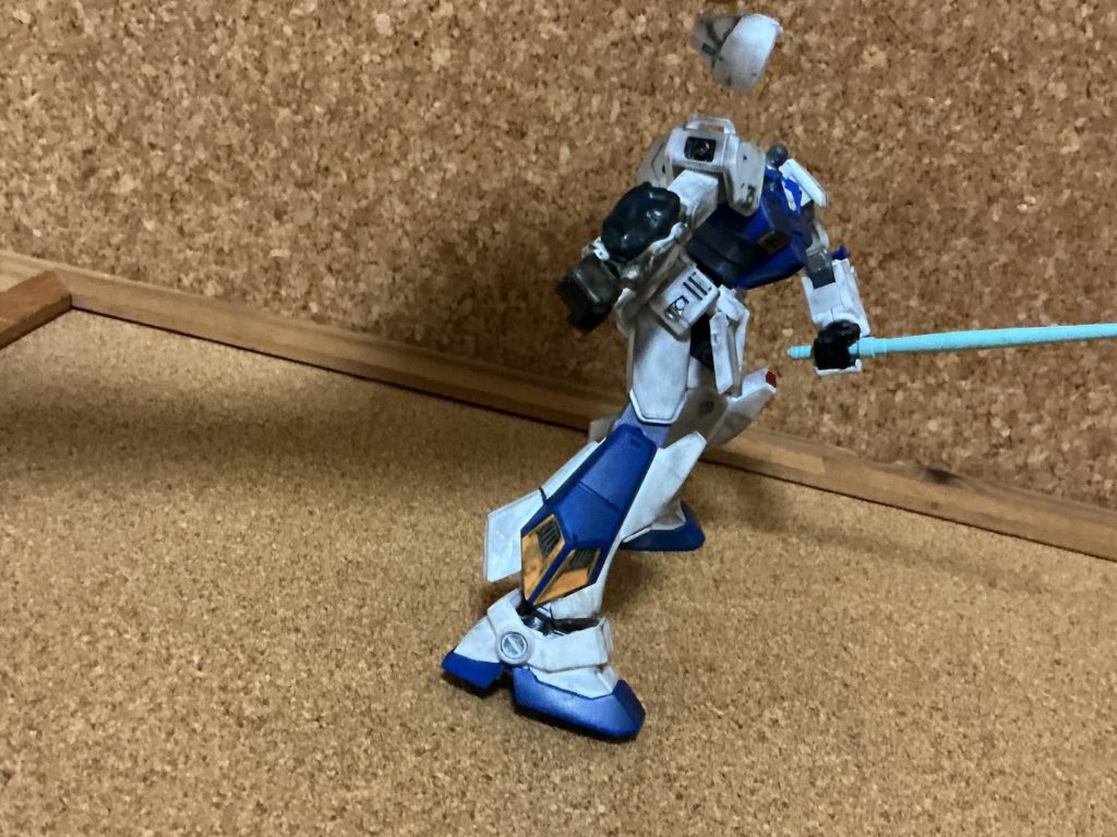 ジオラマを作ろうと思っているんですけど頭が落ちてるのと落ちてないのどっちが良いでしょうか？？コメントで教えてください！！