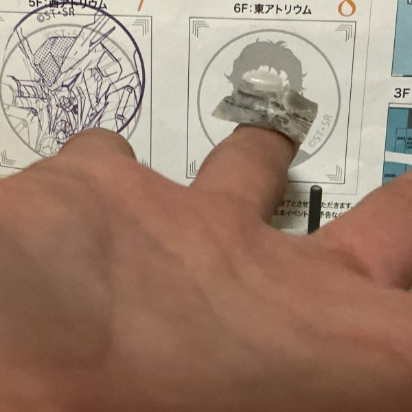 プラ板で一応造形したんですが何かが違うw どうしたらもっといい感じにできるか教えてください！！（4枚目）