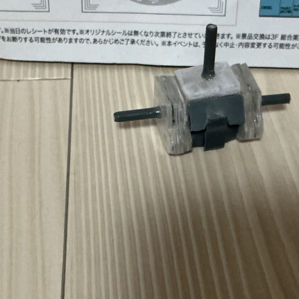 プラ板で一応造形したんですが何かが違うw どうしたらもっといい感じにできるか教えてください！！（5枚目）