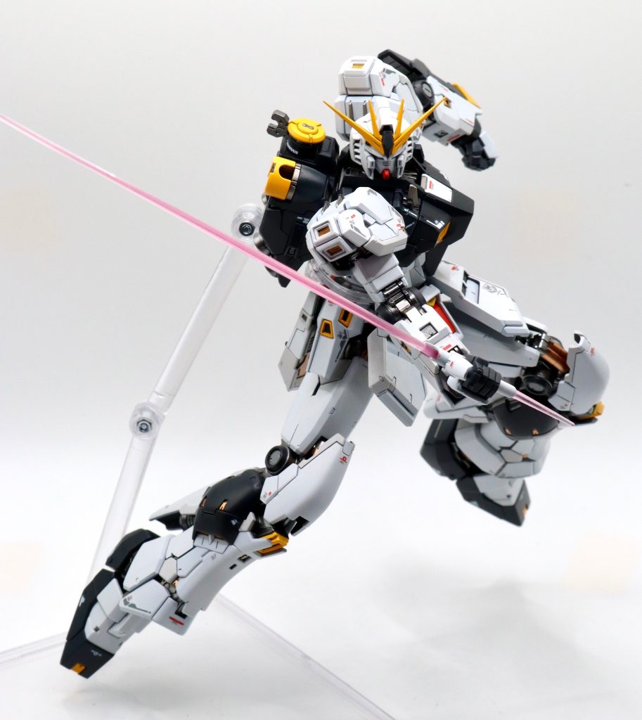 ポージングは作例のガイド画像を参考にしました（真似しました）。