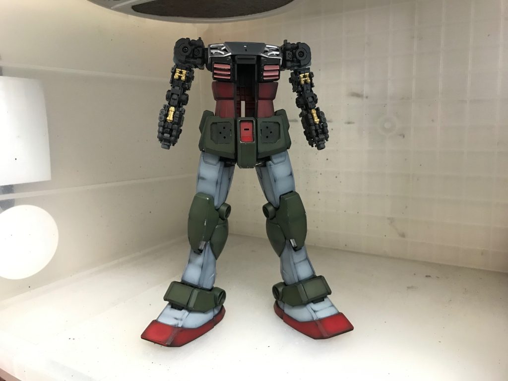 　今回はフレームも塗装しながら組み立てを進めました