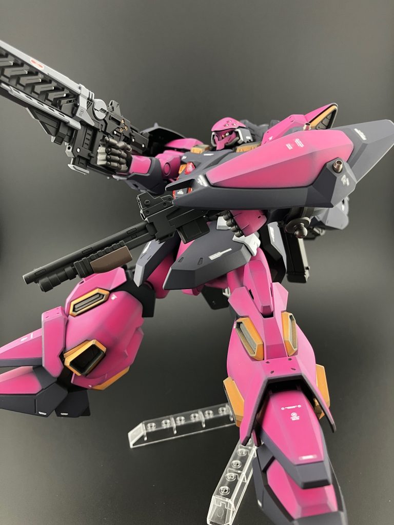 もっと説明や設定、画像も添付したかったのですがwお察しお願いいたしますw機体自体が組みやすく、思っていたよりも早く完成しました。これから梅雨時期になると、塗装の問題にぶち当たりそうですね。専用の塗装ブースが欲しいですwともあれ、今回も最後まで閲覧いただきありがとうございました😭　また何か作りますので見に来てくれたら嬉しいです。でわ、また　皆様も良きガンプラライフをお過ごしください。ありがとうございました。