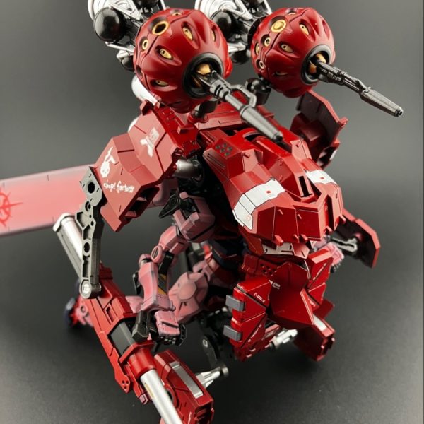 赤いガンダム　コミティス装備