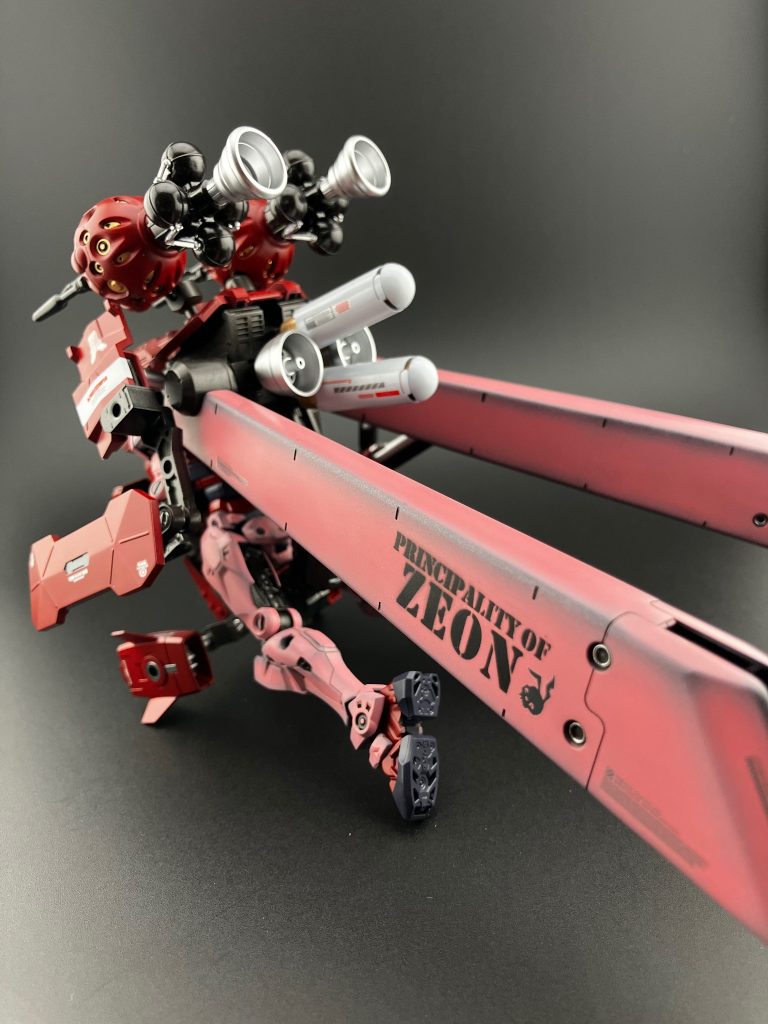 デカいスタビライザーは、プロペラントタンクと機体を安定させる為のスラスター出力も完備してます。
