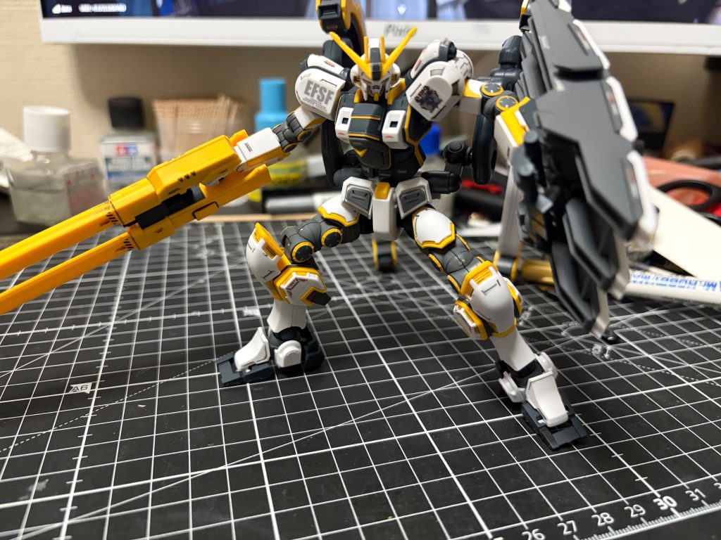 今回は墨入れと付属してたマーキングシールを貼りました。