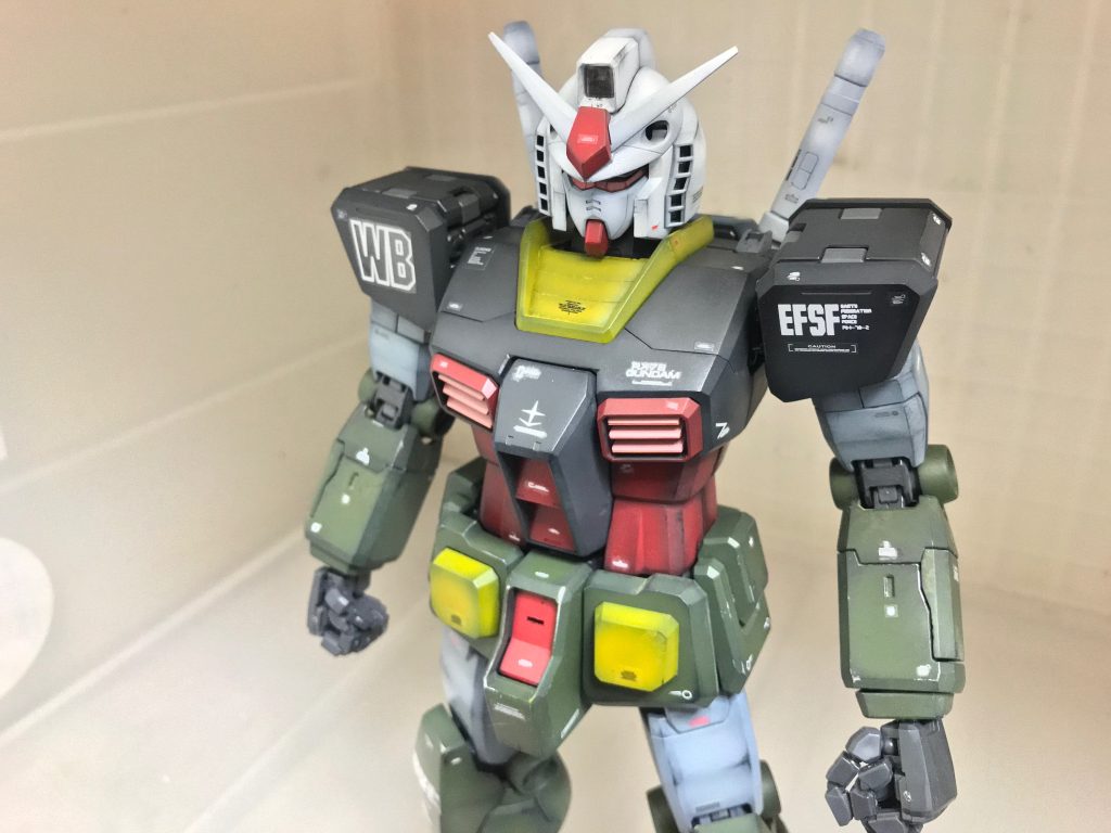 デカールを貼りクリアで保護します