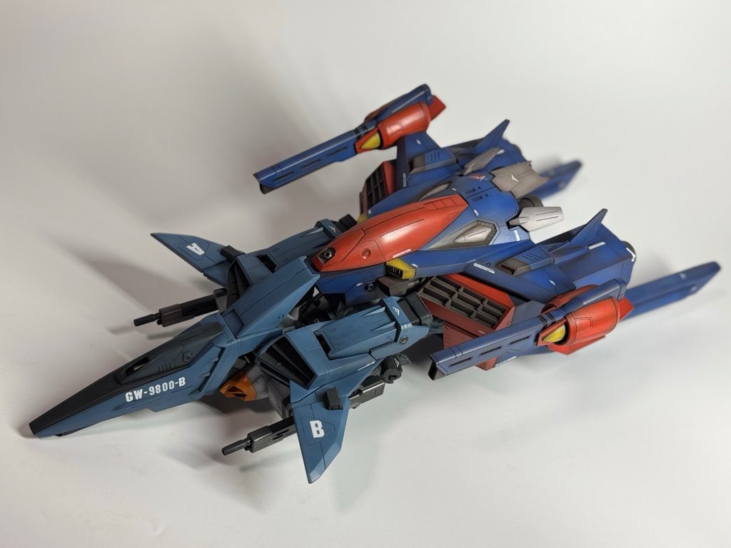 以前作ったGファルコンとの合体形態。デカいGファルコンがくっついてデカくて長い超高速戦闘機になります✈️
