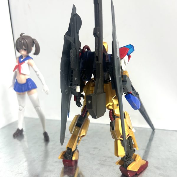 次はSDかグレイズを作ろうか…とも思ってましたが…ミキシングコンか…。なら放置していたゼータ顔の百式でも作ろうかな…。ノリはビルドシリーズ的な感じを目指してます。コレはコレでまだシールドとかどうしようかな迷い中ですが。それともガンスタ投稿二作目のを色塗るか…こっちもこっちで捨てがたい…！&nbsp;（2枚目）