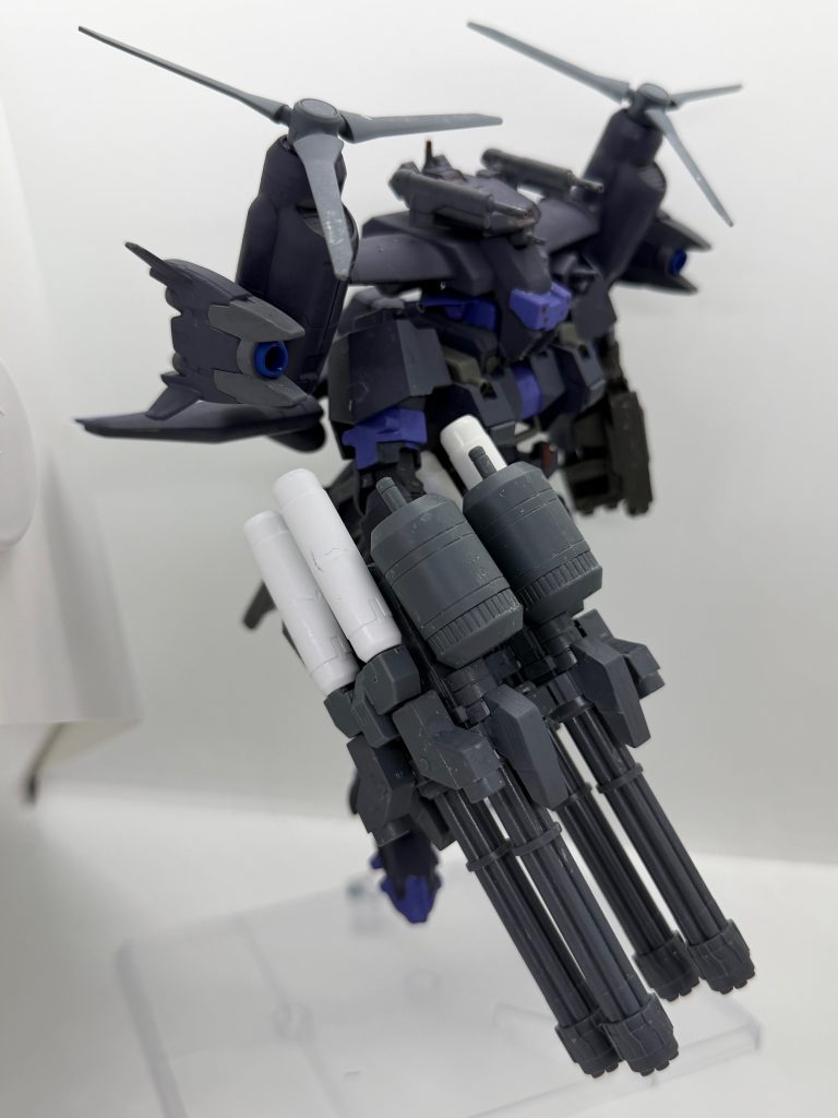 重装高機動型機体「クロガネ」–4枚目/制作者：ROBOM
