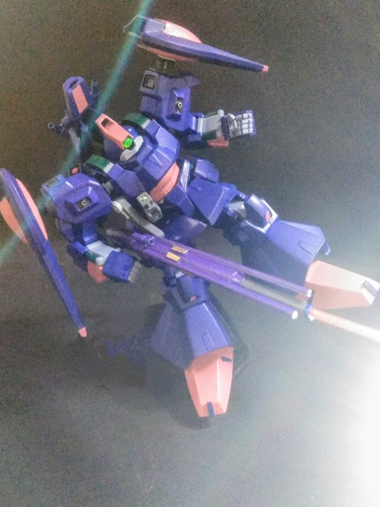 『YAMX-006 ガザ/diː/』 のパイロットである『リィク・デッアス 准尉 』って 🧐ﾄﾞﾝﾅｶﾀ?脳内設定・・・ルッキールー 特務大隊に『シンニュ・ウシャイン 准尉』『ミサ・イィル 准尉』と、同時期に配属された新米パイロット。未知な事柄へ挑む冒険心と、困難な状況でも冷静さを失わない勇敢な精神を持つ・・・と！イウ戦士見習い&nbsp;果たして彼の活躍は如何ほどか 😖&nbsp;👇ソウ、1/144 ガザ Dですガザ Dとイエば半固定式のジェネレーター直結型メガ粒子砲であるナックル・バスターが代表武器その出力はハイパーメガランチャー並❗宇宙世紀 0096 年の連邦軍量産機すら一撃で撃破可能だとか😱☀️