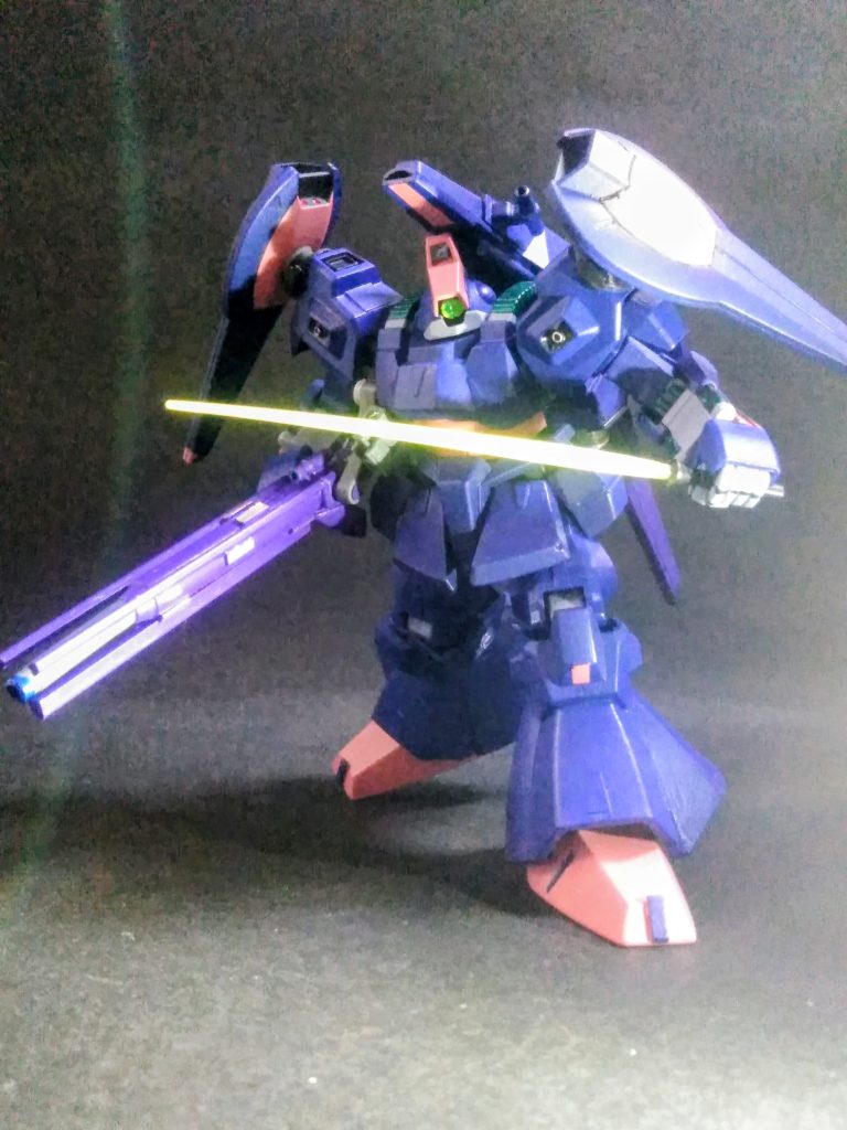 全く短くする気がない前置きは無視しましょう⌒ヾ( ﾟ⊿ﾟ) ｹｯ💢旧キット1/144 ガザ D を手に入れる事が出来ない😭なので HGUC 1/144 リック・ディアス を生け贄召喚して見えると嬉しいなシリーズを実行です😌　🗡️🗡️ビームサーベル抜刀🗡️🗡️&nbsp;で気分を盛り上げる事に致します😆⤴️