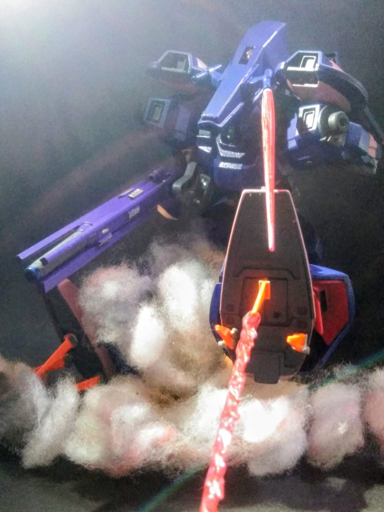 MA 形態時には脚部が変形しクローが展開💅 格闘戦もこなせます🤩ガザ C よりも武装が強化されたので脚部クロー内にはメガ粒子砲も実装😊機首ビームガンよりも応用範囲が広いのです😆👍✨