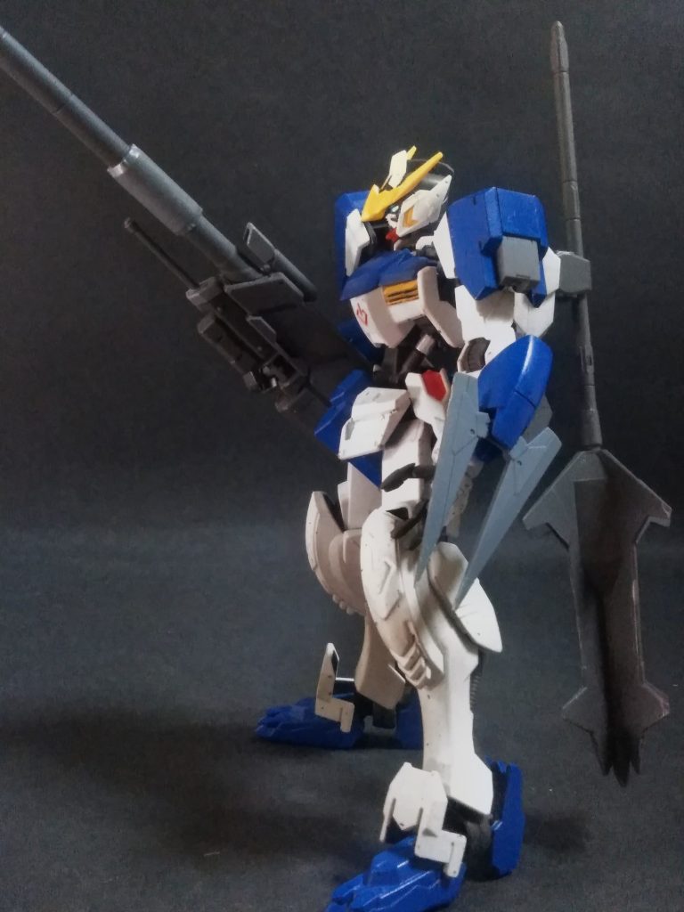 宇宙での戦闘にてシュヴァルベ・グレイズよりワイヤークローを獲得😚此を装着したのが第 3 形態😏ヌルヌルと機動する要因が阿頼耶識(あらやしき)システムだと知った時はチョッと興奮したモノです🤩🎵