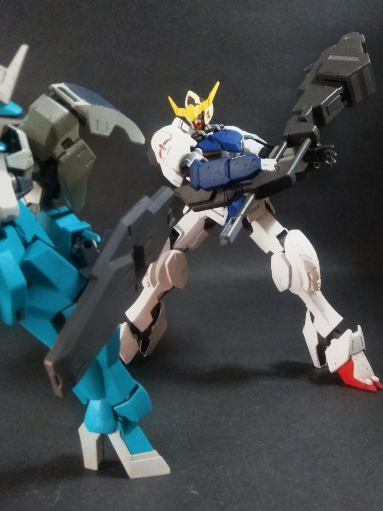 第 5 形態 の地上戦仕様VSグレイズリッター
