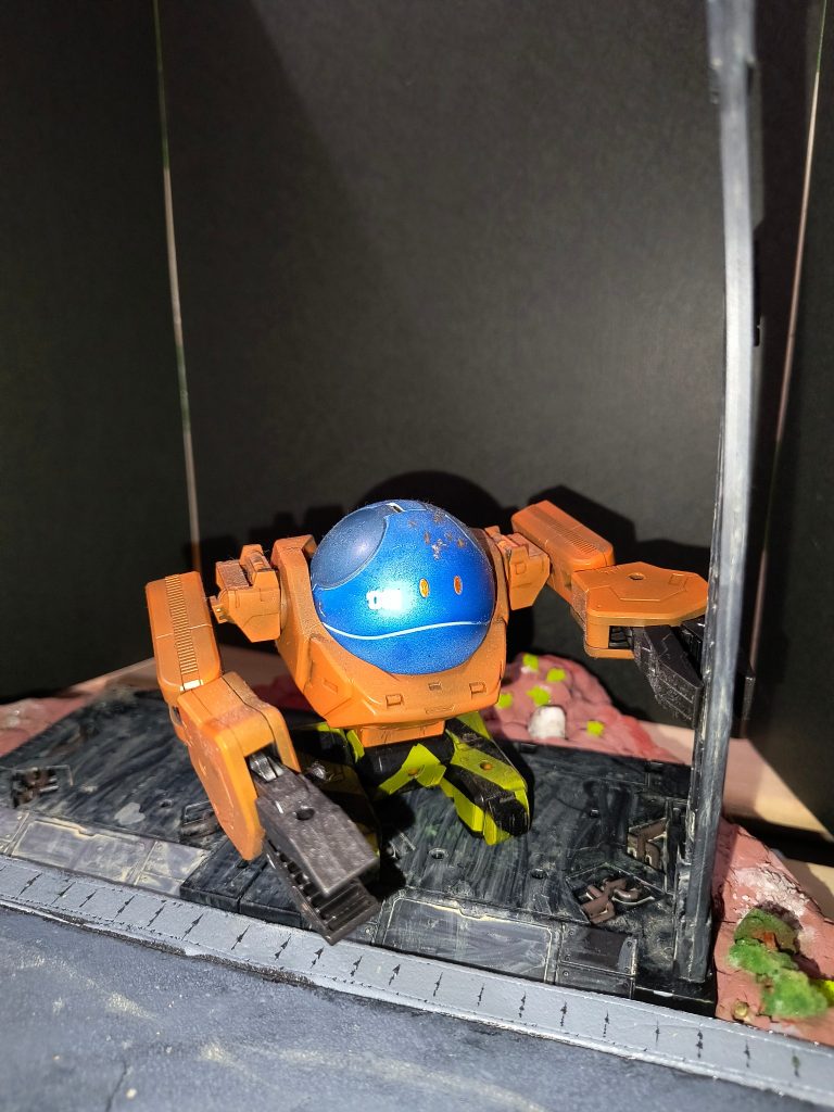 基地を作るハロ