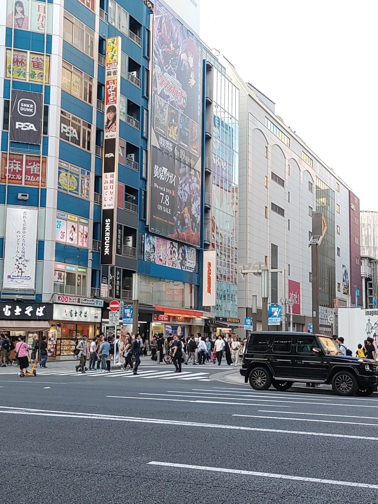 作品名：秋葉原に行ってきました。<p>皆さんがオススメのガンプラショップを教えてくださったのでそのガンプラショップに行って秋葉原のでガンプラを売ってるお店などを回りました。 今回ガンプラショップで買ったのはこれです。 自分が探していた新機動戦記ガンダムWの旧 [&hellip;]</p>
