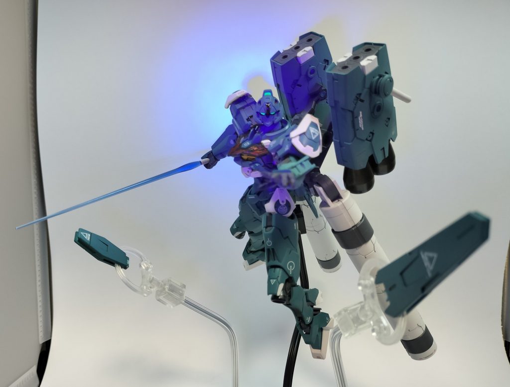 A: 覚悟を決めて背部のビット2基を展開し、ビームサーベルで応戦しましょうwできれば使いたくないパーメット…