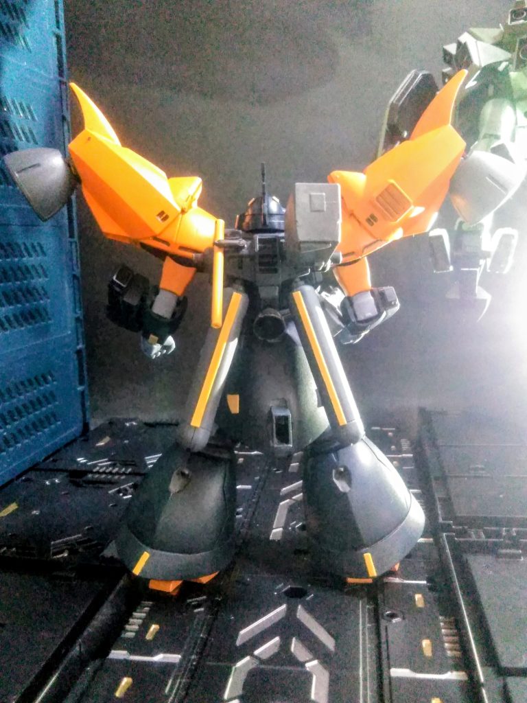 装甲！関節！！リベット！！！塗装！！！！・・・どぅどぅ👐『MS-14FX リゲルグユニット 実戦検証機』 のパイロットである『メグァネ・メカヴｩ 少尉 』って 🧐ﾄﾞﾝﾅｶﾀ?脳内設定・・・ルッキールー 特務大隊にニュータイプ研究部門 メカヴｩよりやって来たニュータイプ素養 のある訓練兵。｢ヴｩチョオ・メカヴｩ 少尉｣に巻き込まれる形で入部？メカヴｩの書記？会計係？で動画編集？も担当。脚本制作？が遅れまくるヴｩチョオ 少尉とPCの能力？を超える動画編集？の難航ぶり？に頭を痛める日々。ヴｩチョオ 少尉のフリーダムトークを時にツッコみ時に受け流し、割とヴｩチョオ 少尉の暴走・八つ当たりに巻き込まれる。そしてたまには豪快に反撃する。本人は一癖も二癖もあるイケメンが好みの腐女子・・・と！イウ戦士見習い&nbsp;果たして彼女の活躍は如何ほどか 😖