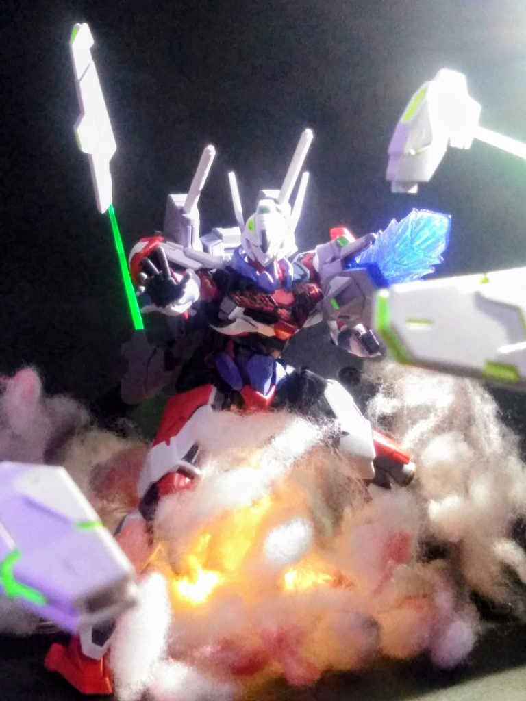 ルブリスと云えばGUNDビット😍💕7つのビットステイヴに分離し、攻防一体の兵器として機能する優れモノ👏👏👏今では珍しくナクなっちゃいましたが、ガンダムタイプがオールレンジ攻撃を敢行すると、強キャラ感が溢れ出ます🤗🎶