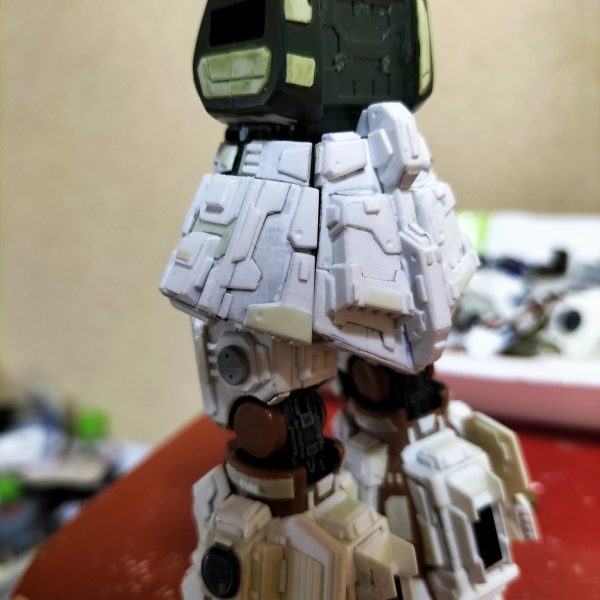 サイドスカート作りました。次は上半身やってバランス見てフロントスカートやっつけます。（2枚目）