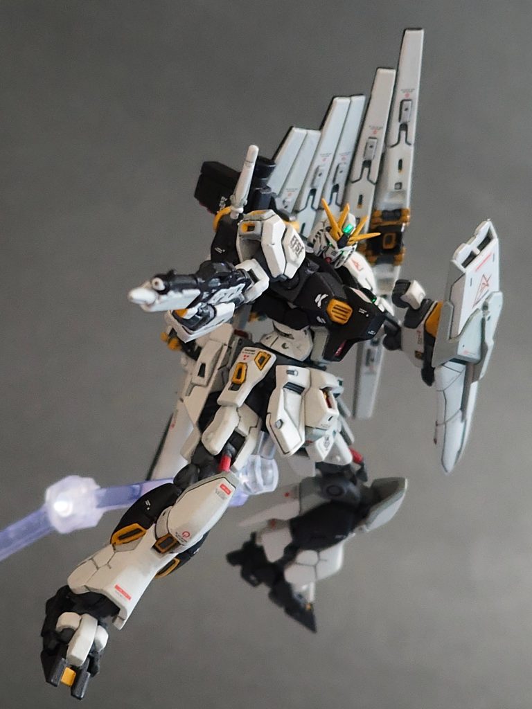 最後までご覧いただきありがとうございます！”アーティファクトの可動化は、伊達じゃない！”結構なボリュームでしたね(>_<)その分ポージングも大変！壊れはしませんでしたが、クリアランス不足なところを削ったりなどの手直しして、なんとか満足いく撮影出来ました。念願のファンネルバリアもピラミット状態ではないですが出来ましたね！
