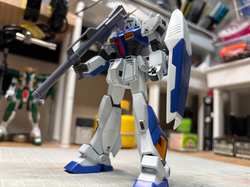 ガンダムNT-1–3枚目/制作者：ジエチル・エーテル少尉