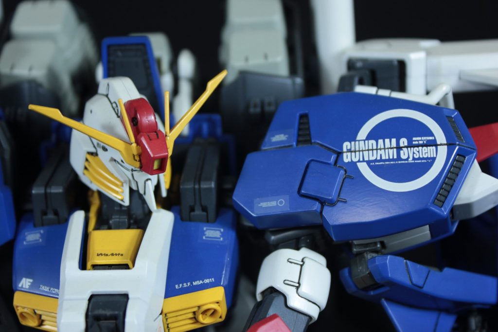 Ex-Sといえばガンダムシステム。これほんとかっこいい…このキットは残念ながら肩アーマースライドしないんですよね。Ver2ではスライド機構が採用されているので、いづれ作ってみたいものです。&nbsp;