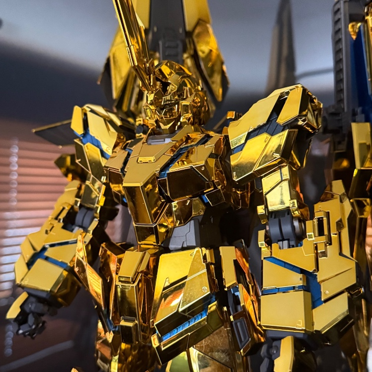 間違って届いた初めてのPG。。。｜シマンさんのガンプラ作品｜GUNSTA