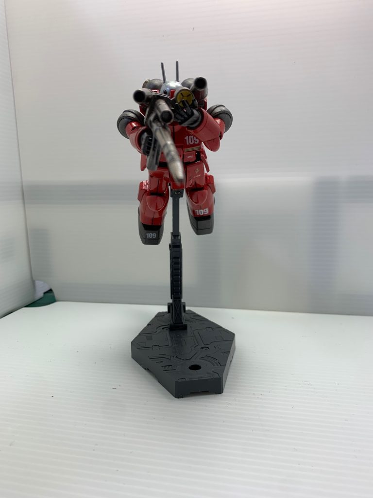 ガンキャノンっていえばこれですね。宇宙遊泳していますね。