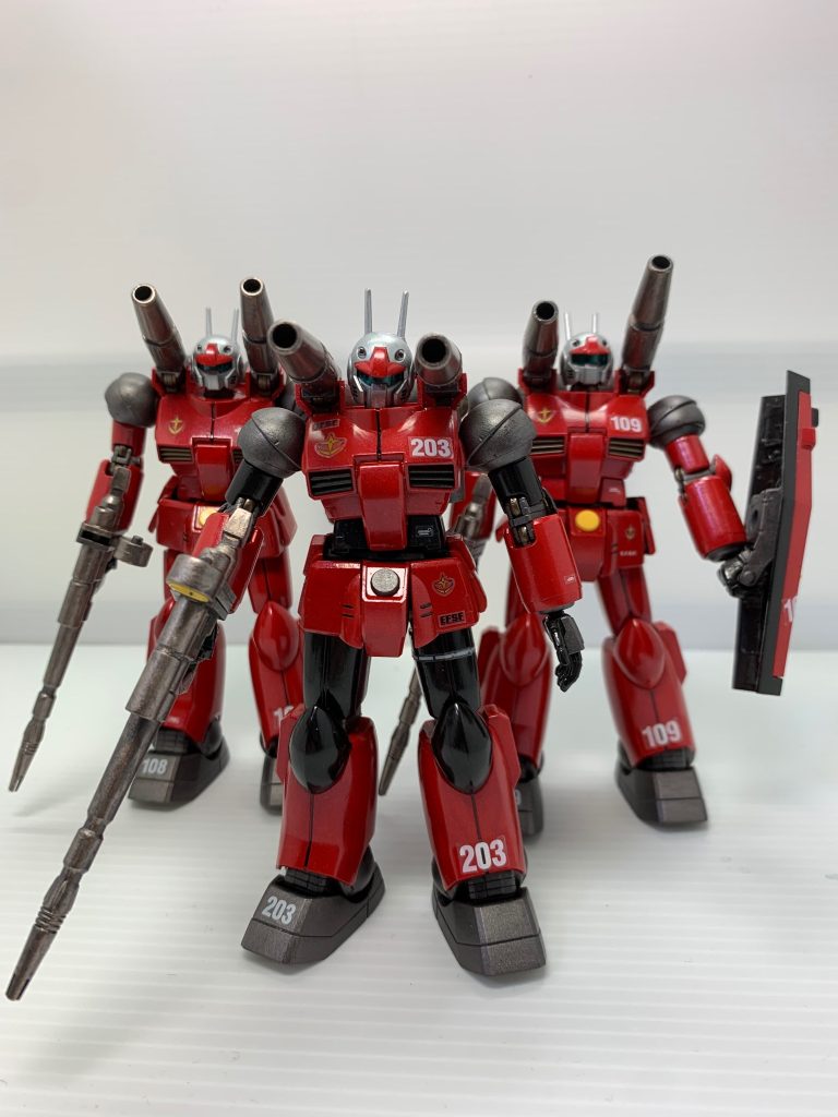 ガンキャノン　108、109、203３機並べました。