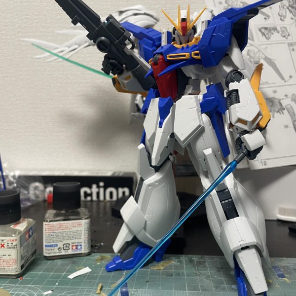 かなり久々の投稿です完成は未定ですけど今はリントヴルムをいじってます。改造のイメージはリントヴルムのミノフスキークラフトを試験的に用いた、空中戦闘能力強化プランです。初の改造（ミキシング）ですが、なんとかここまで来ました。完成するといいな、、、&nbsp;（6枚目）